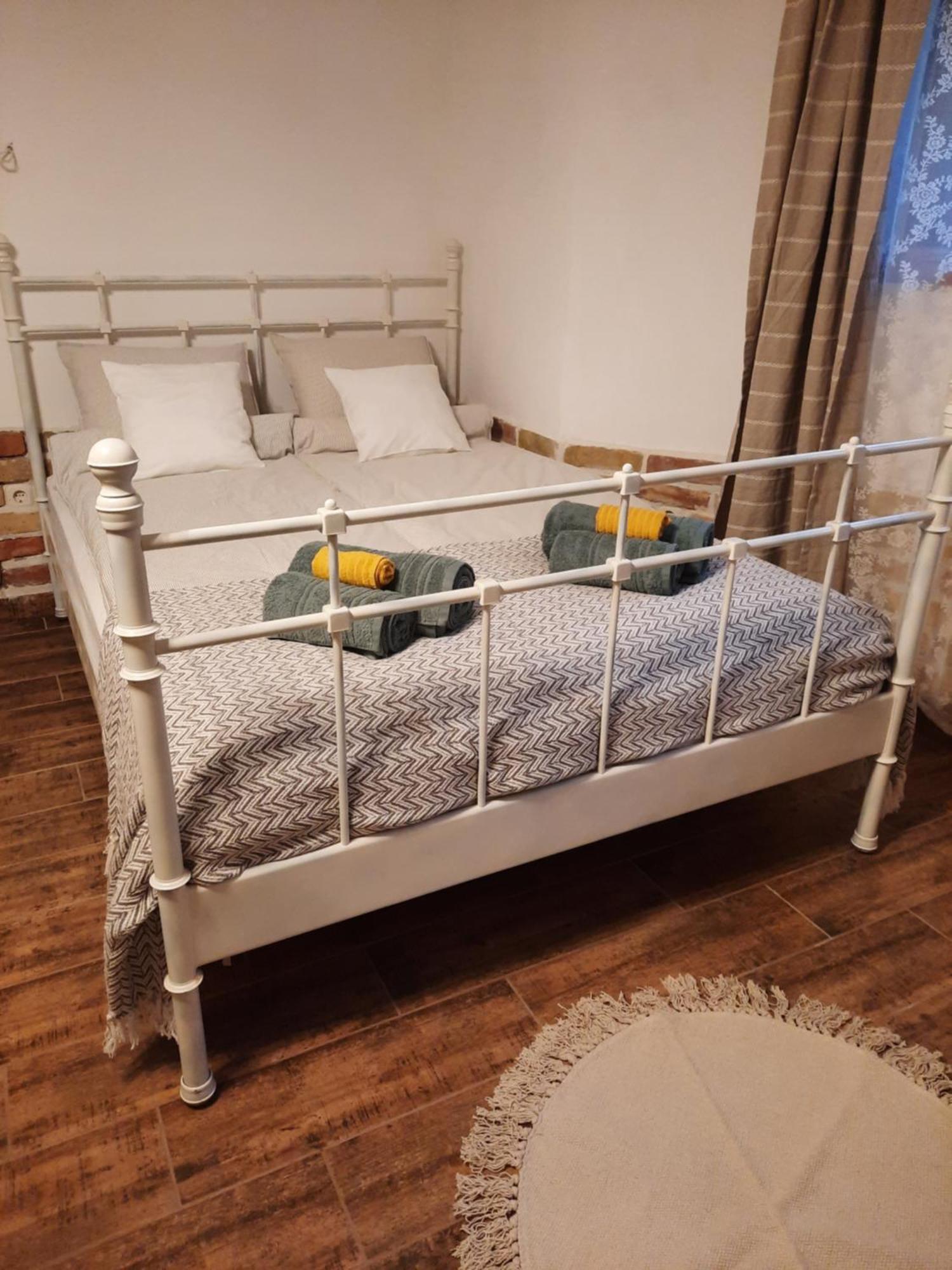 Kuria Apartman Budapest With Free Parking מראה חיצוני תמונה