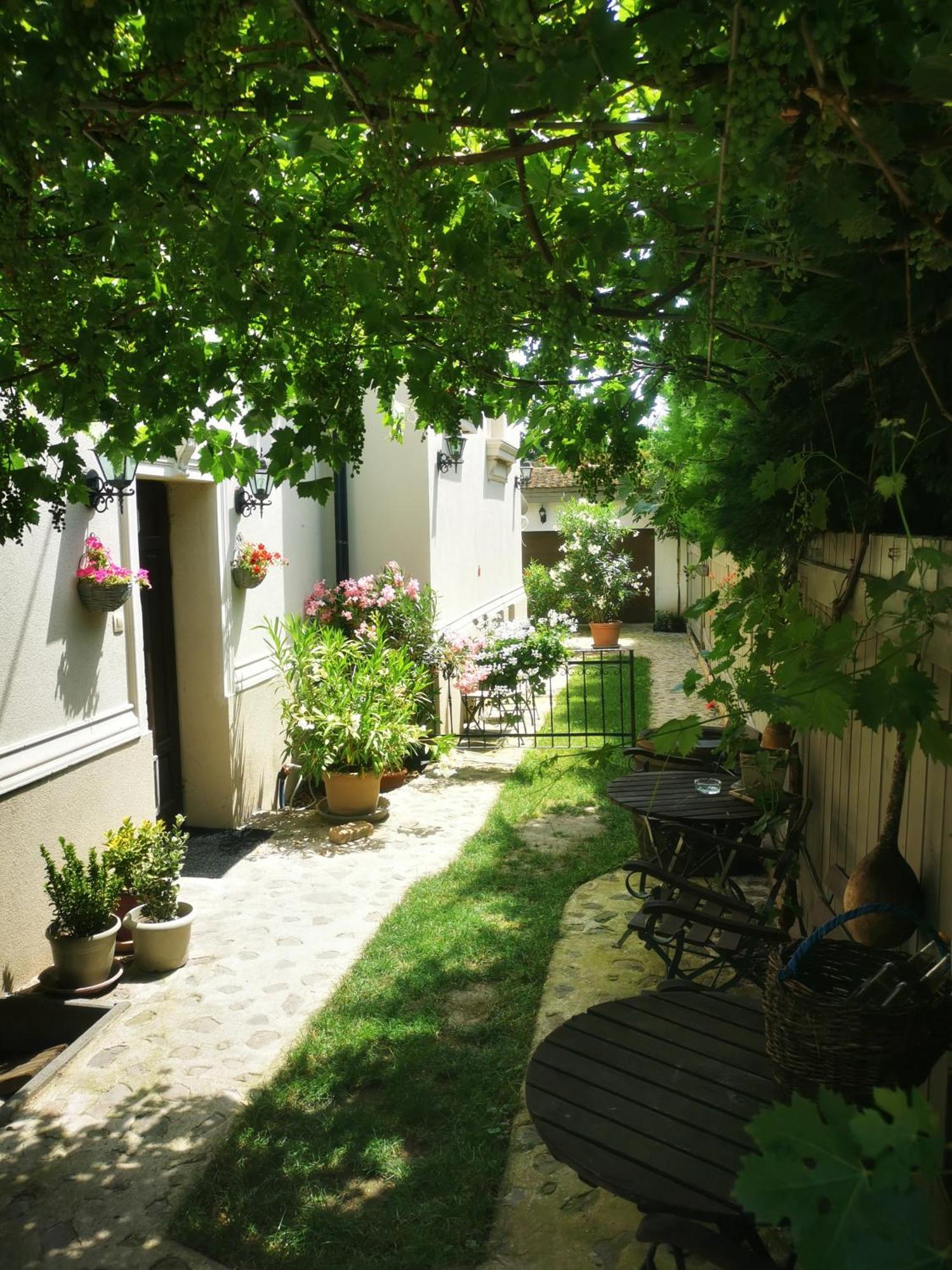 Kuria Apartman Budapest With Free Parking מראה חיצוני תמונה